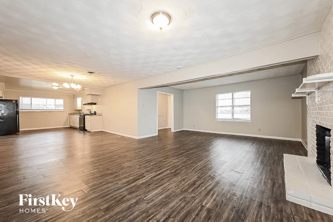 3825 Tolbert St - Photo 5 of 15