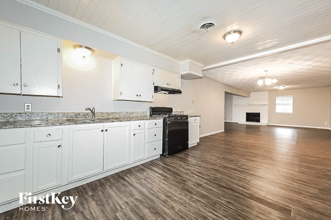 3825 Tolbert St - Photo 6 of 15
