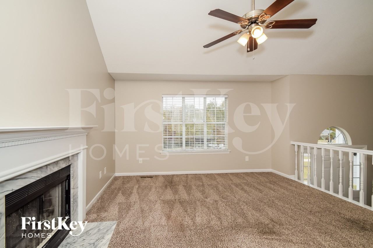 2715 Braelinn Pkwy N - Photo 3 of 16