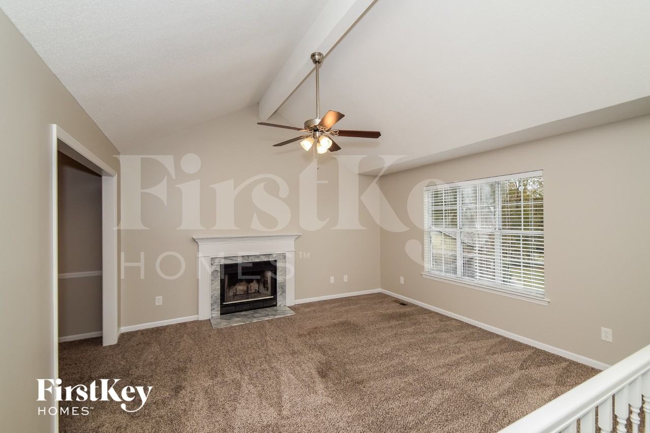 2715 Braelinn Pkwy N - Photo 4 of 16