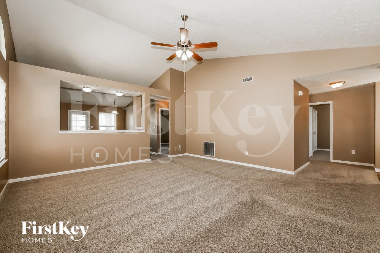 18836 Pilot Mills Dr - Photo 4 of 16