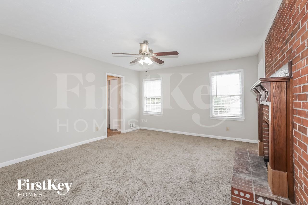 1726 Knight Cir - Photo 3 of 16