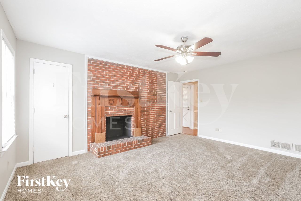 1726 Knight Cir - Photo 4 of 16