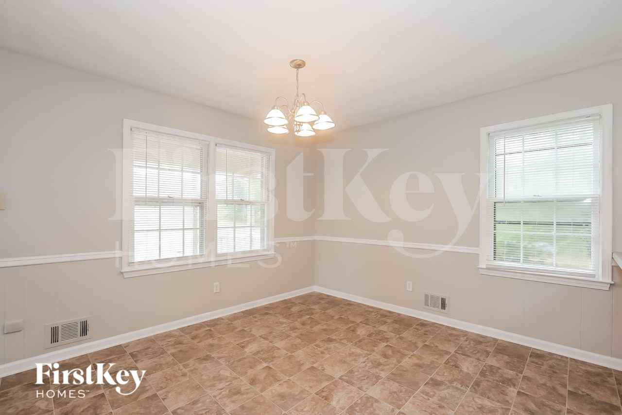 1726 Knight Cir - Photo 5 of 16