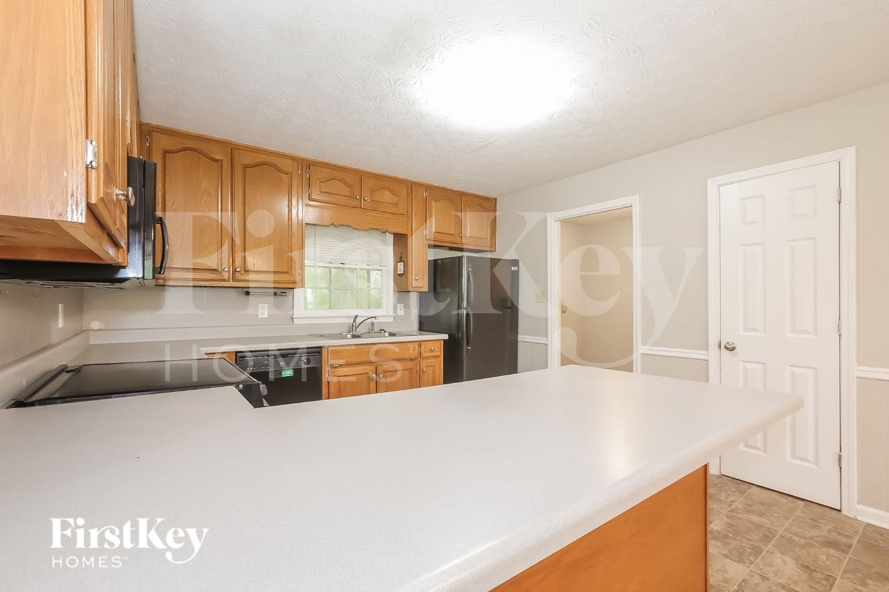 1726 Knight Cir - Photo 7 of 16