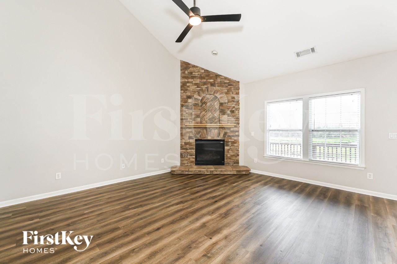 1460 Independence Trl - Photo 3 of 19