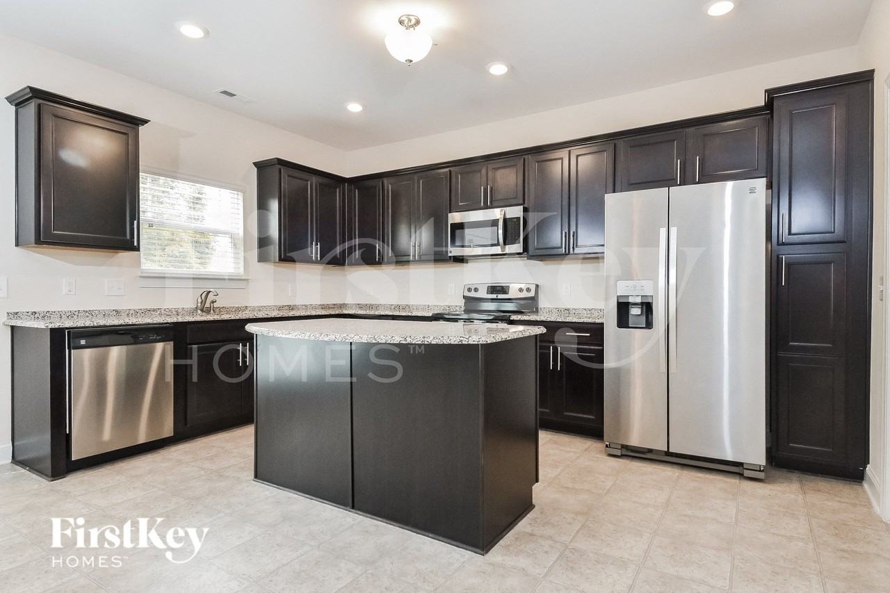 1422 Sedona Ln - Photo 6 of 15