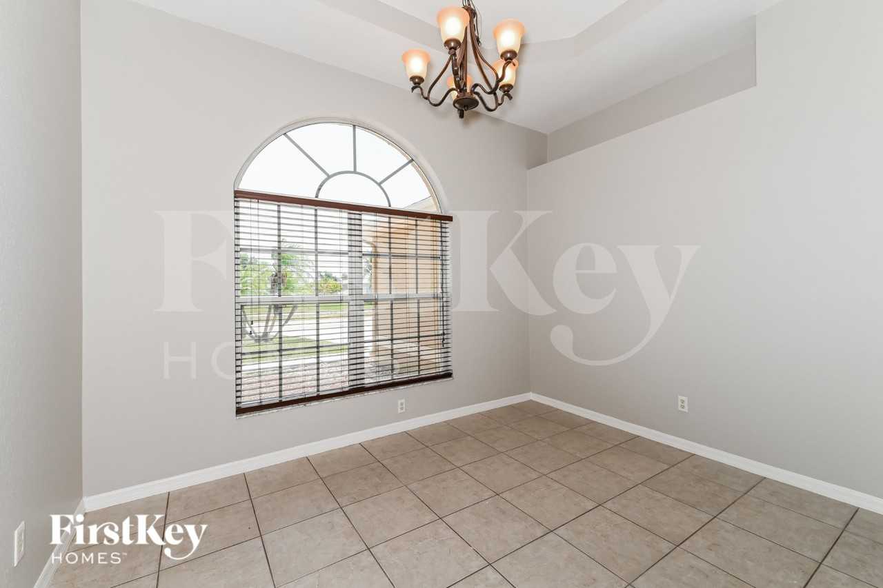 1138 Nelson Rd N - Photo 5 of 17