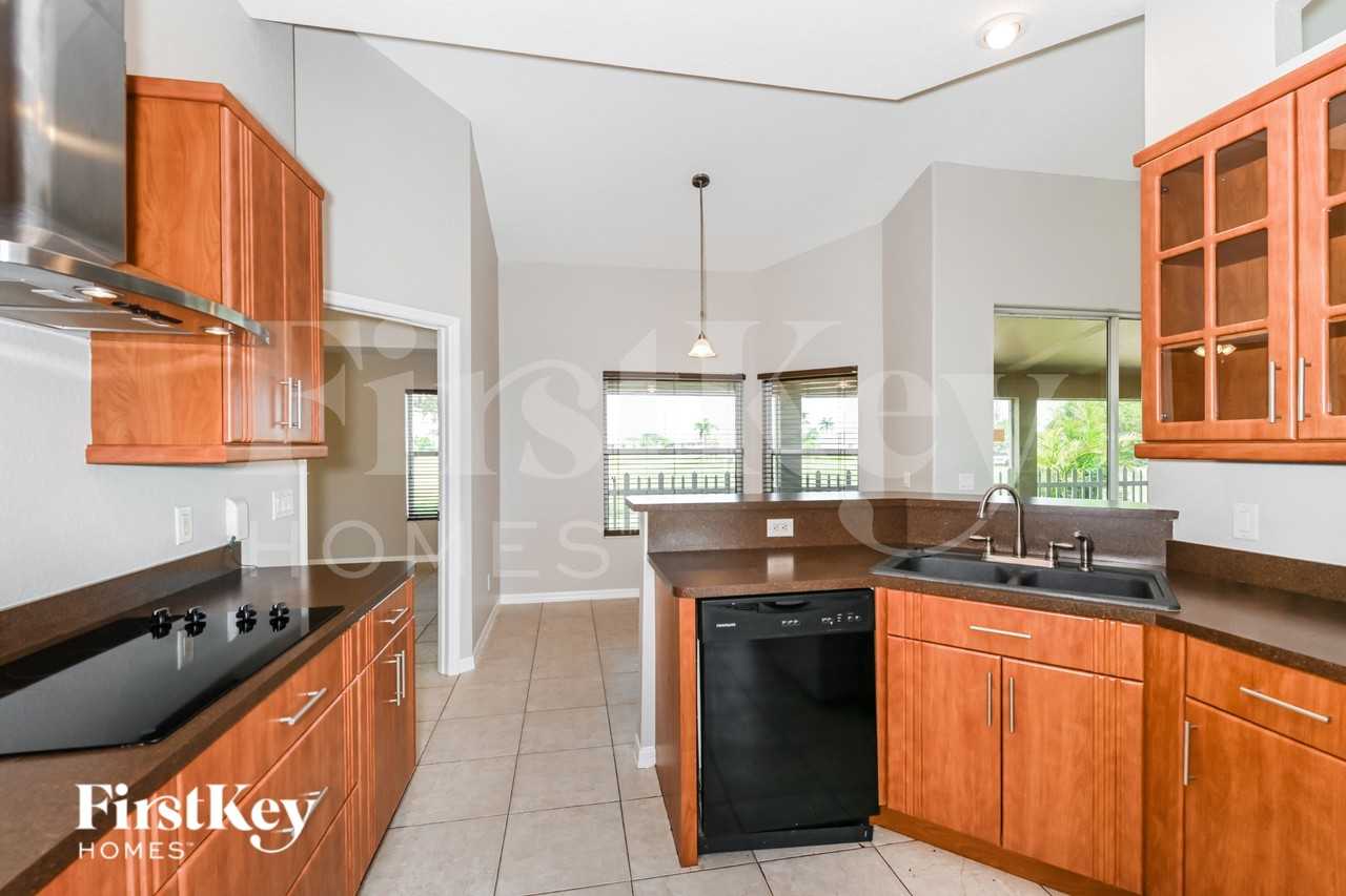 1138 Nelson Rd N - Photo 6 of 17