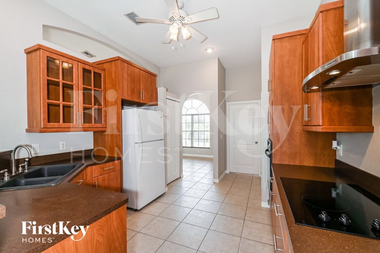 1138 Nelson Rd N - Photo 7 of 17