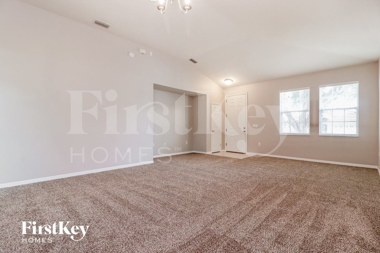 1080 Clearpointe Way - Photo 3 of 16