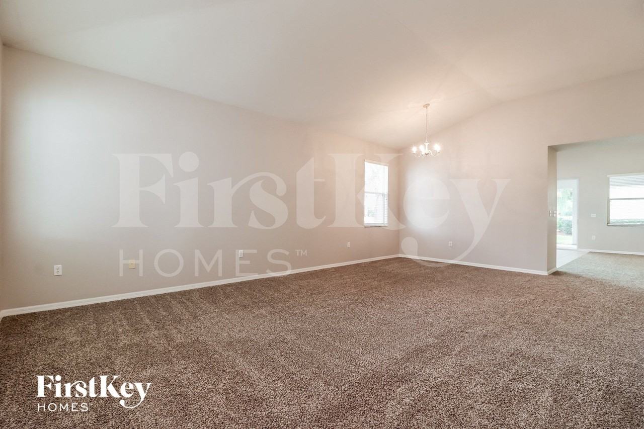 1080 Clearpointe Way - Photo 4 of 16