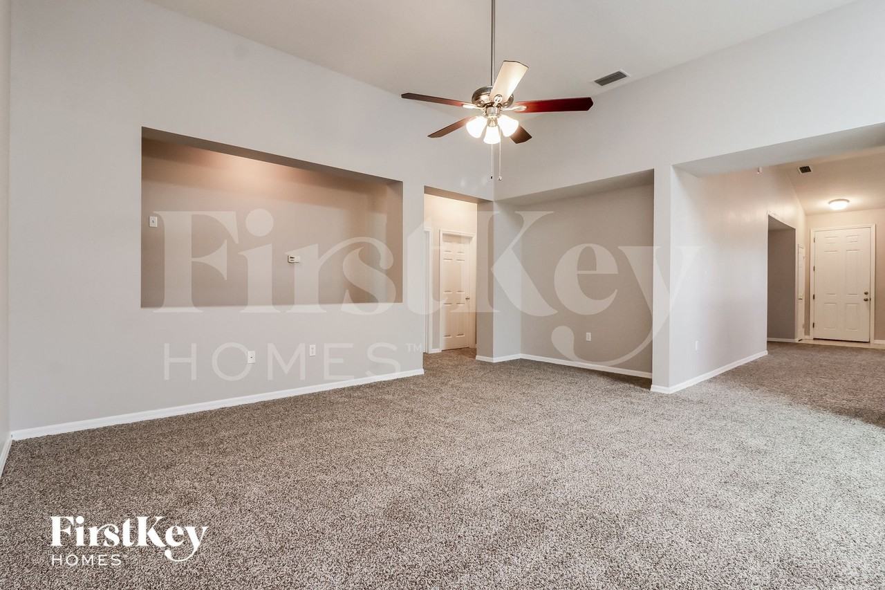 1080 Clearpointe Way - Photo 6 of 16