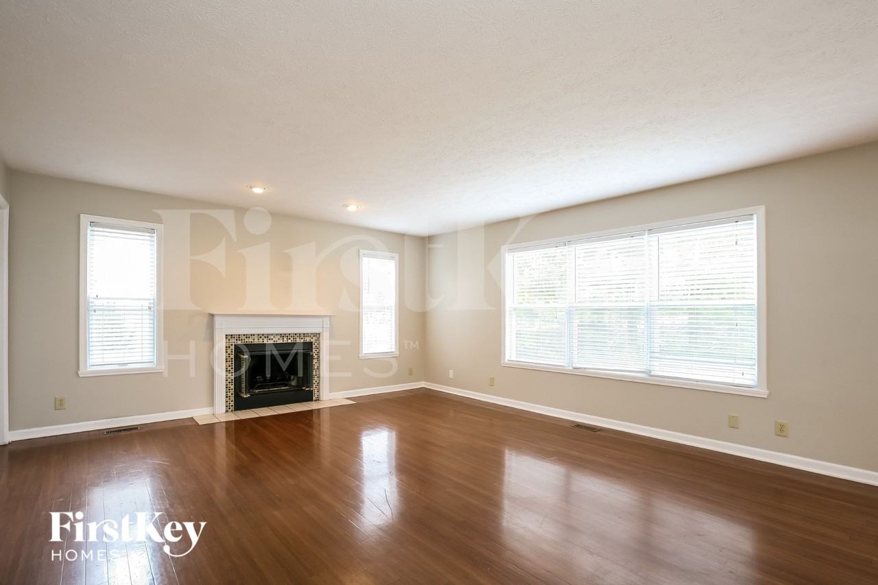 10794 Brixton Ln - Photo 5 of 16