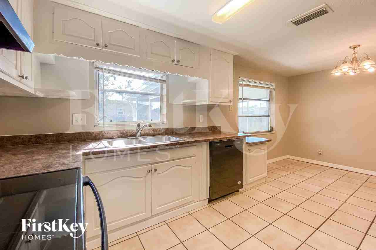10212 127th Ave - Photo 7 of 17