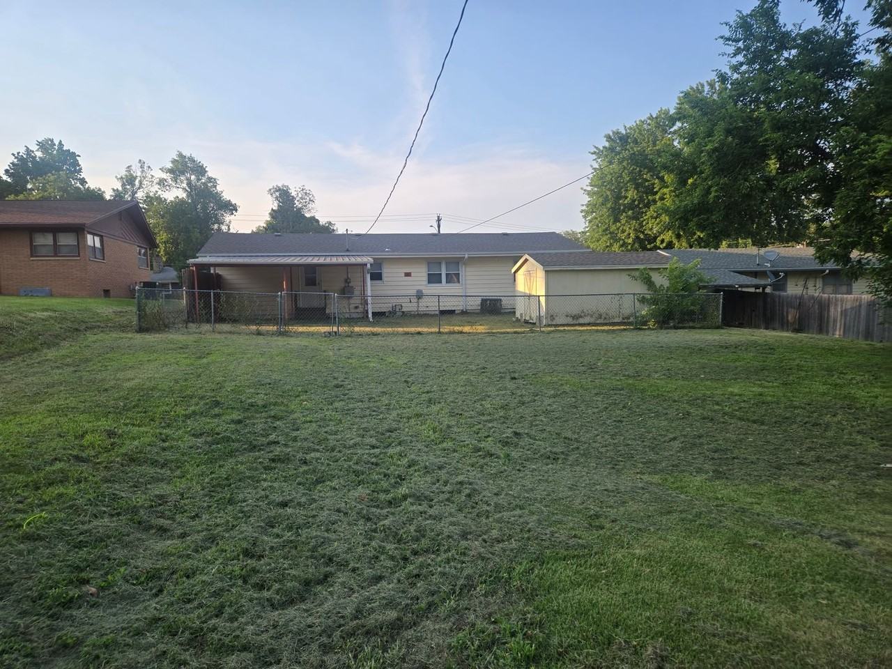 322 Webster St - Photo 6 of 50