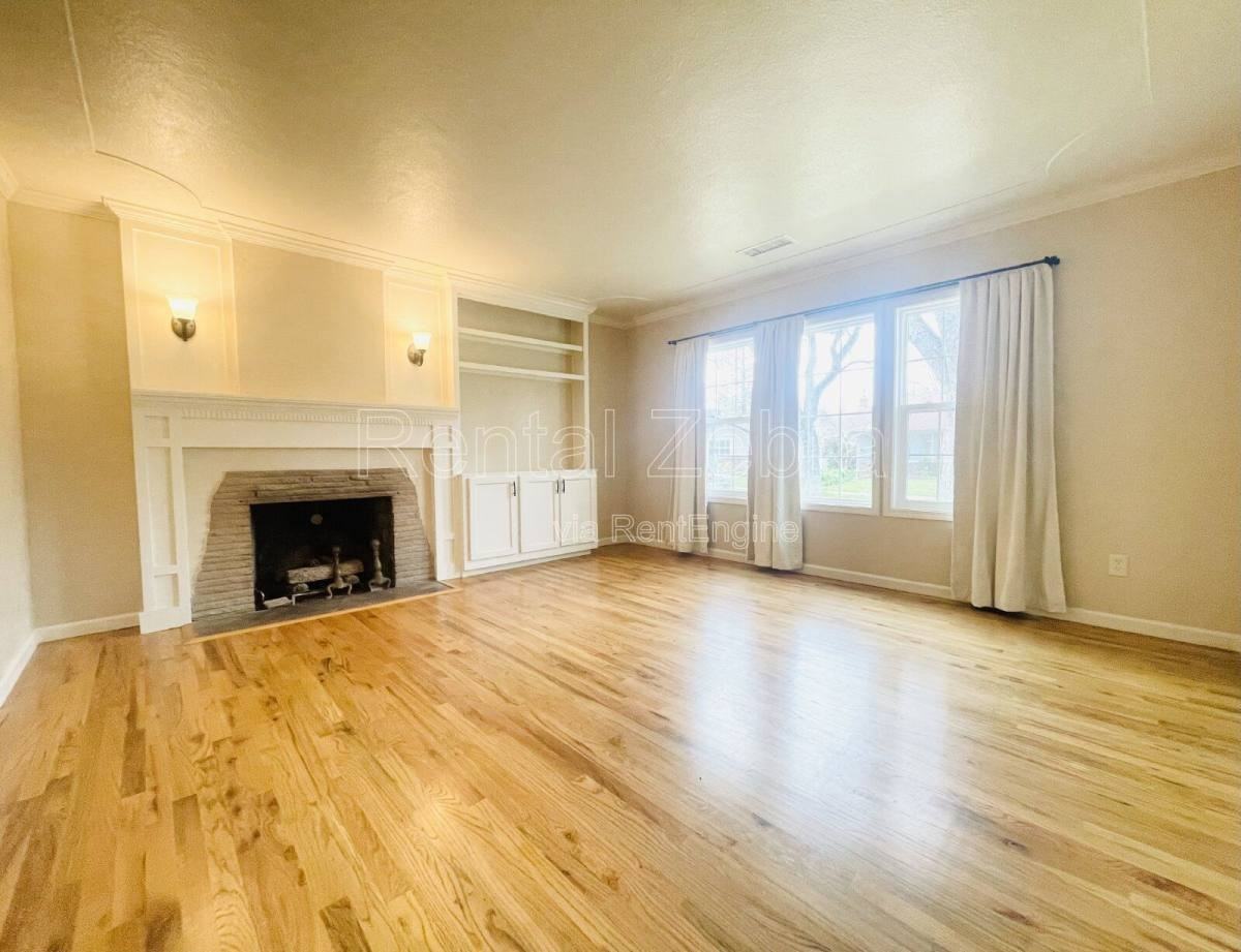 2640 2nd Ave - Photo 2 of 10