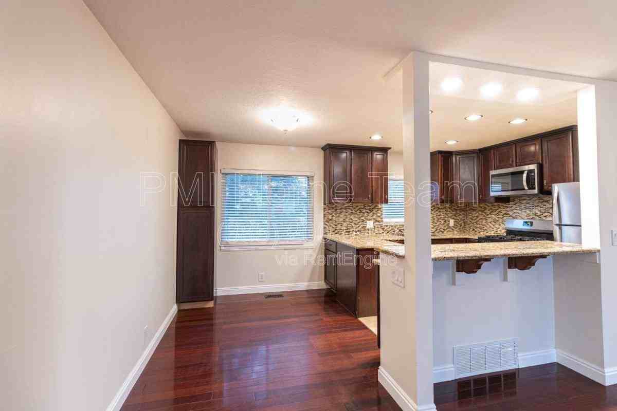 2205 N 1100 W - Photo 3 of 10