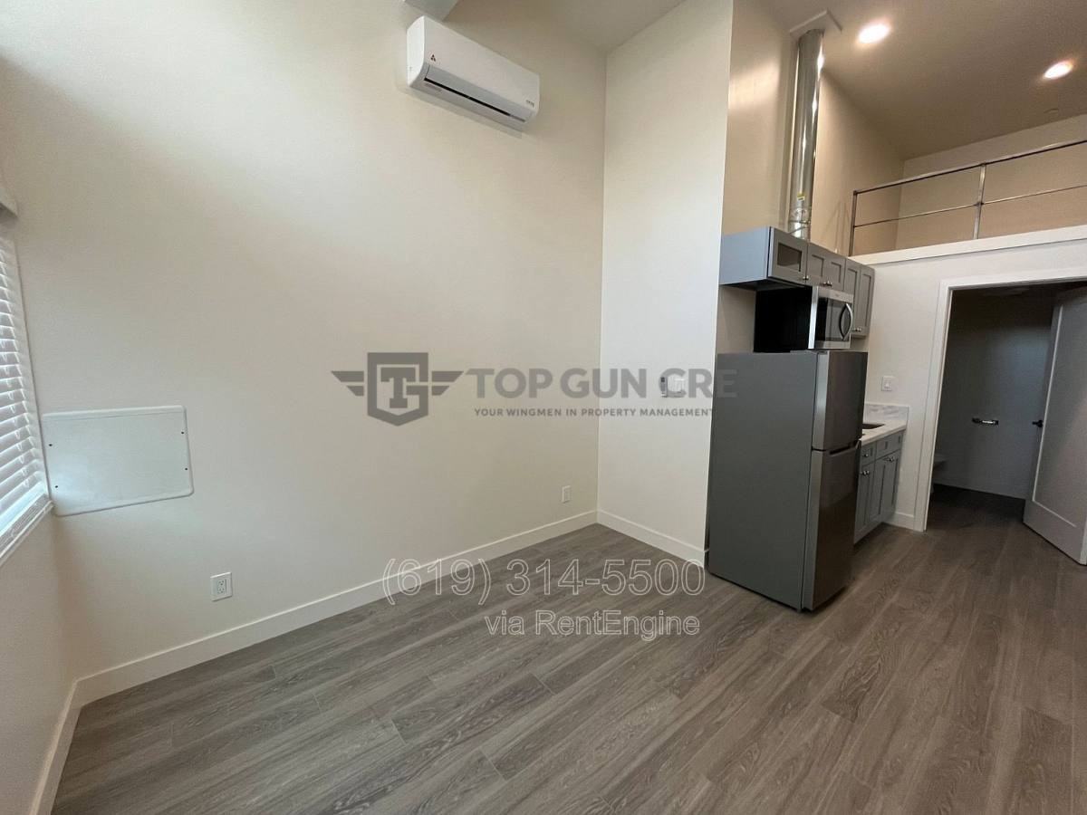 136 W San Ysidro Blvd #3 - Photo 3 of 8