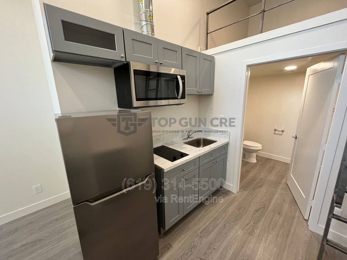 136 W San Ysidro Blvd #3 - Photo 5 of 8