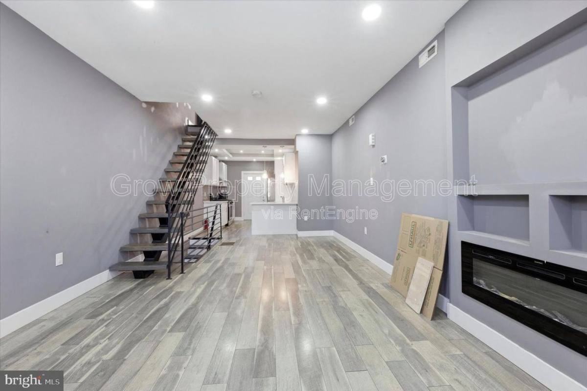 1935 N Newkirk St - Photo 3 of 9