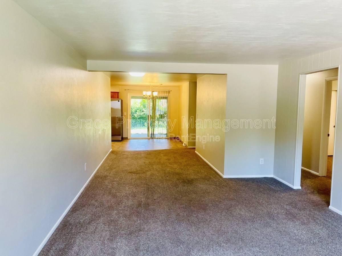 3583 Wright St - Photo 3 of 10