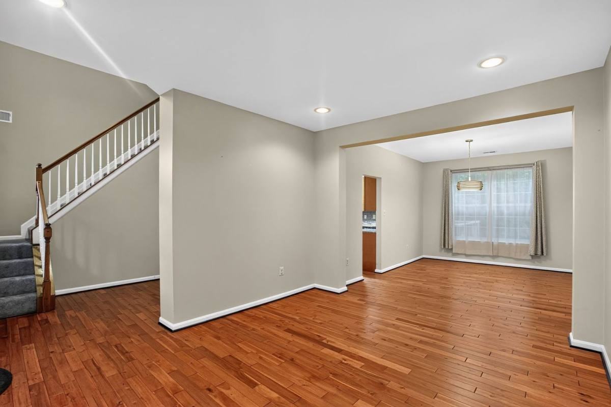 11813 Murre Ct - Photo 2 of 10