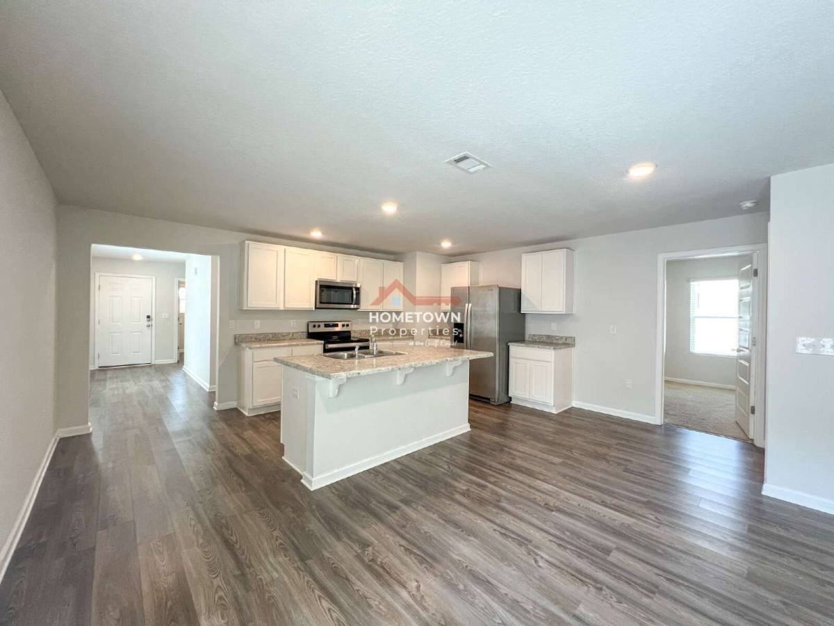 5257 Peach Dr - Photo 3 of 10