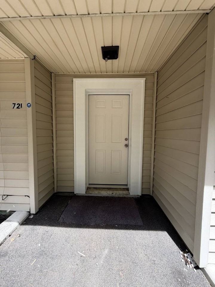 721 Hooker Rd - Photo 3 of 10