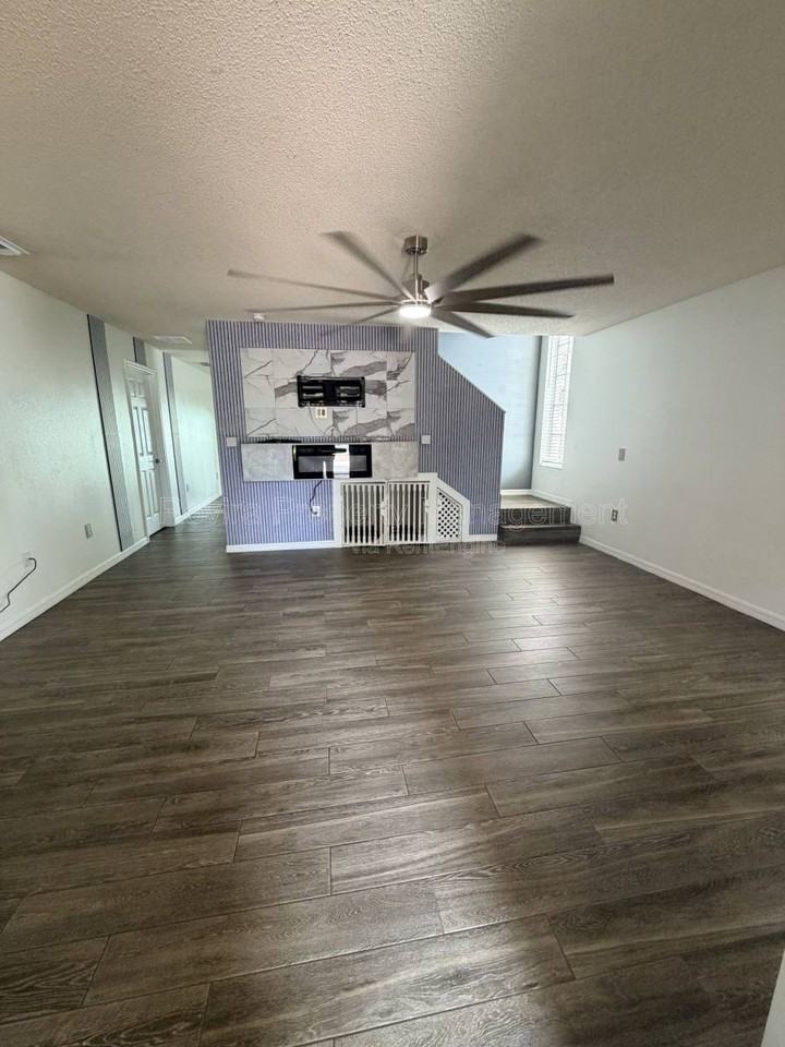 218 Ronaldale Ave - Photo 3 of 10