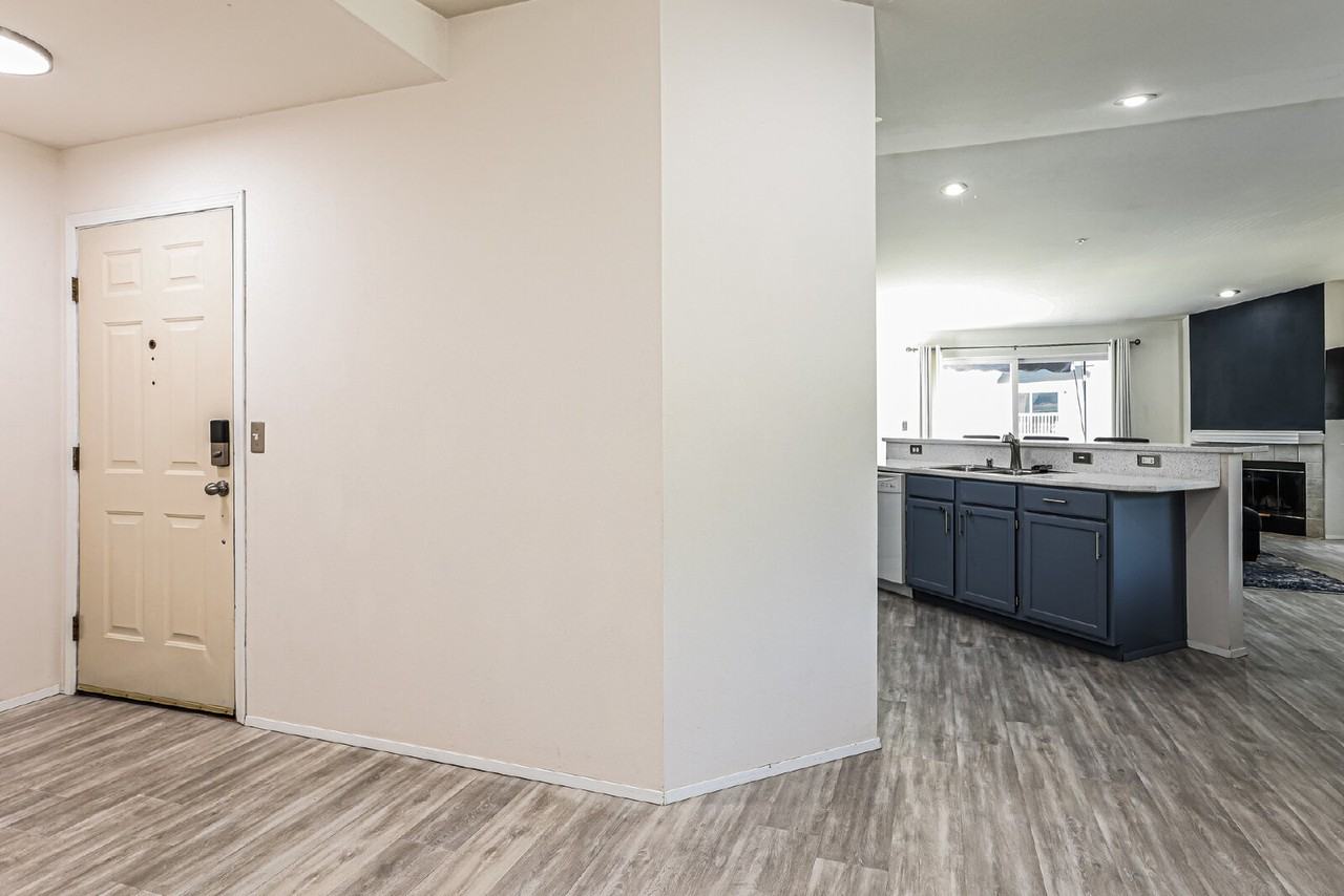 11325 19th Ave Se #B304 - Photo 4 of 15