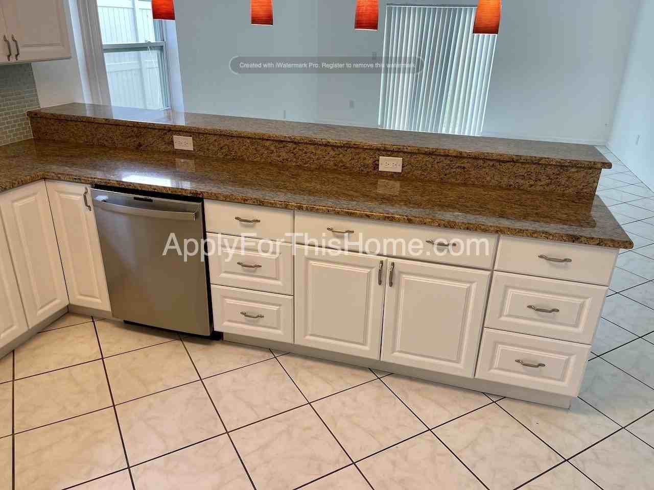 9110 86th Ave - Photo 7 of 28