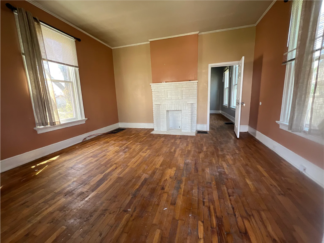 1839 Hopkins Ave - Photo 2 of 7