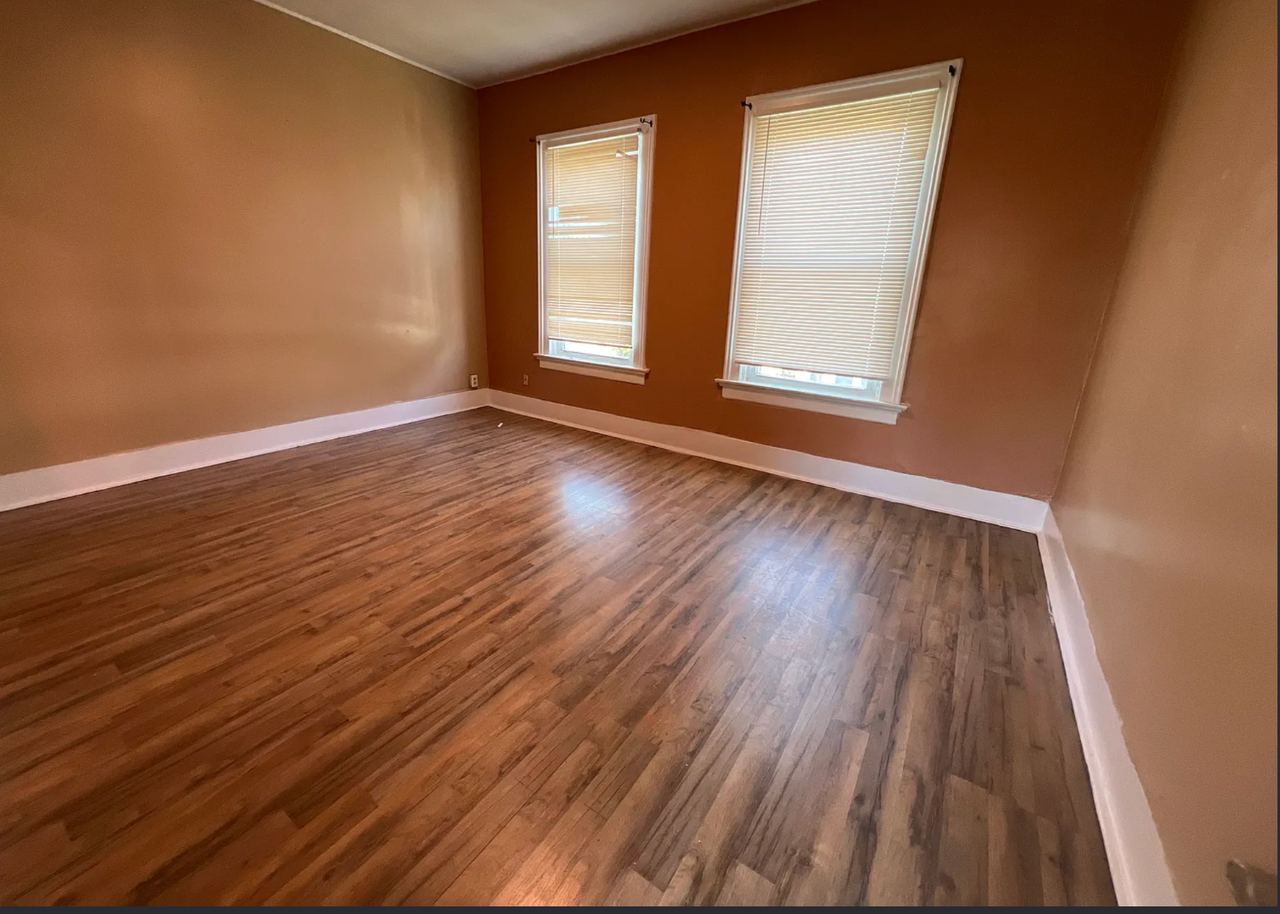 1839 Hopkins Ave - Photo 4 of 7