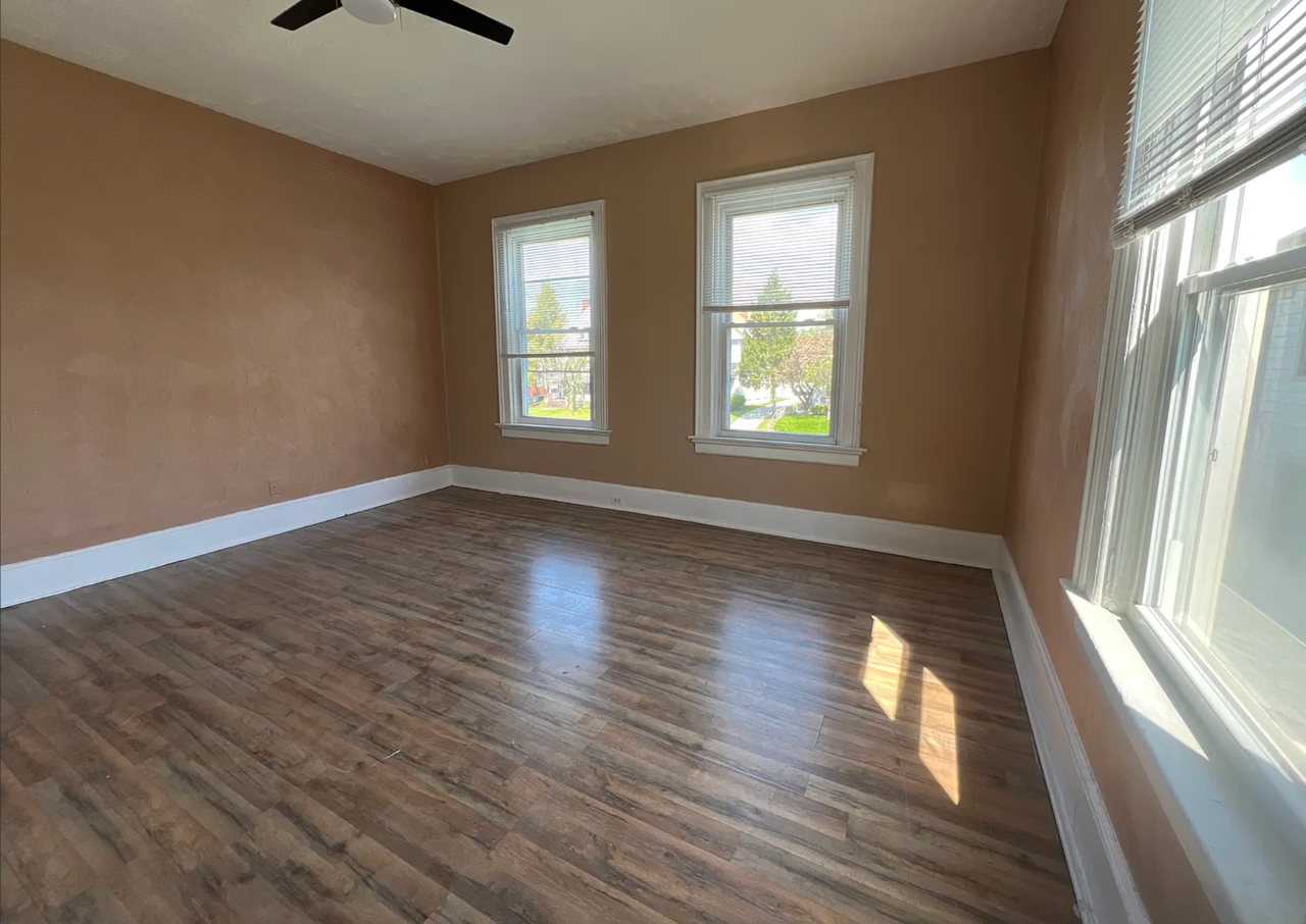 1839 Hopkins Ave - Photo 5 of 7