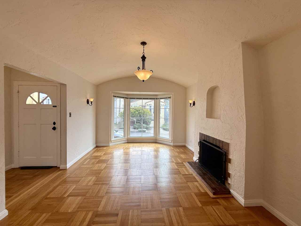 658 Rockdale Dr #MAIN - Photo 2 of 31