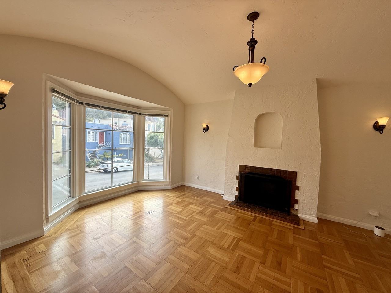 658 Rockdale Dr #MAIN - Photo 3 of 31