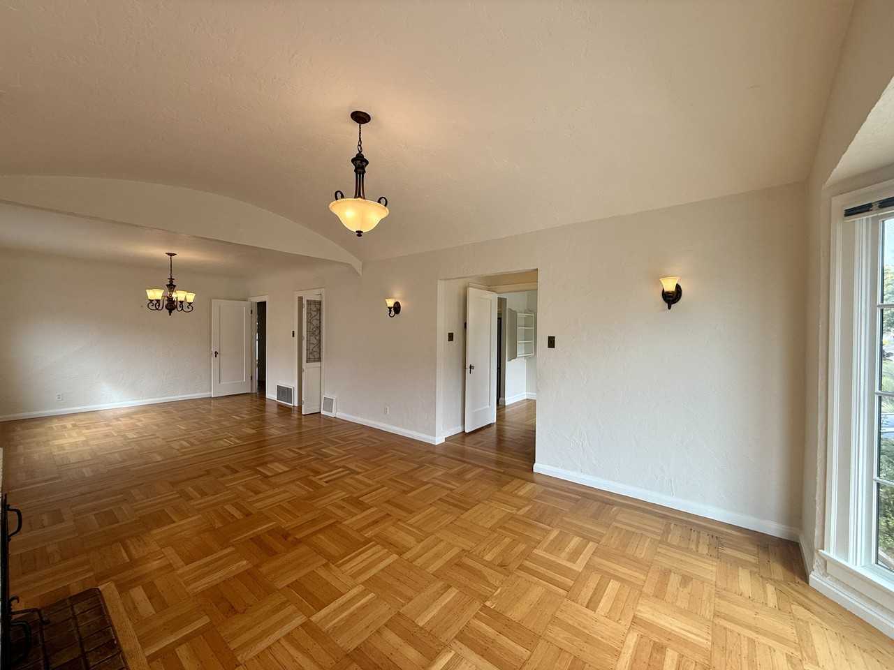 658 Rockdale Dr #MAIN - Photo 5 of 31