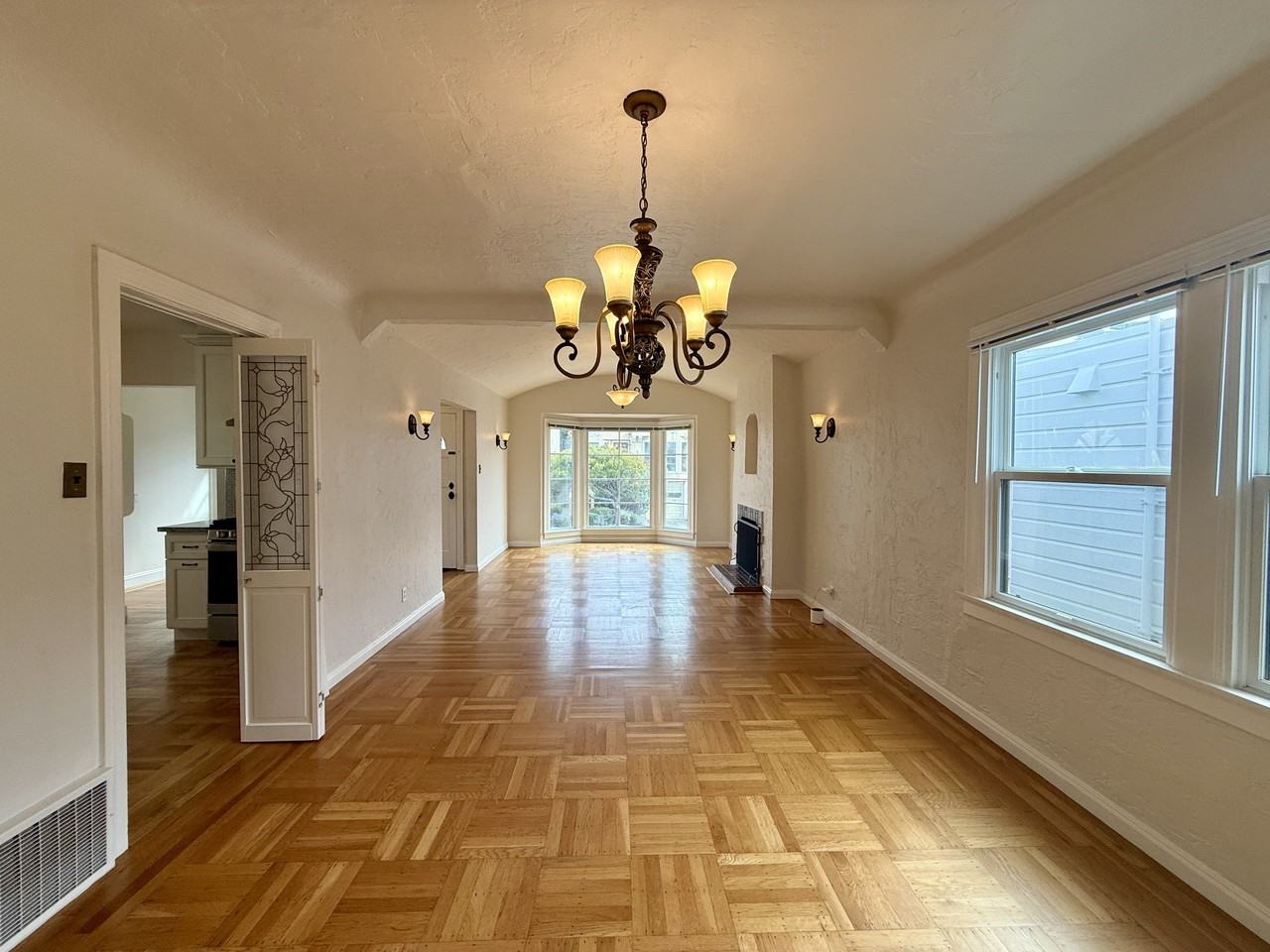 658 Rockdale Dr #MAIN - Photo 6 of 31