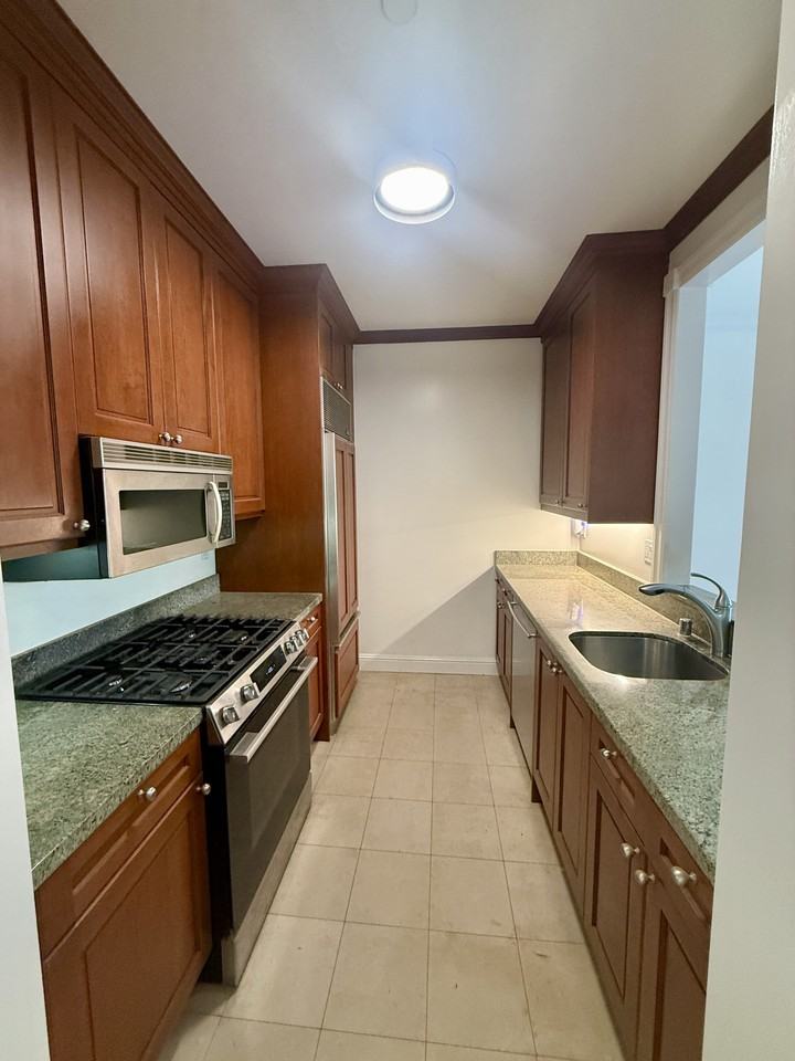 3316 California St #MAIN - Photo 6 of 33