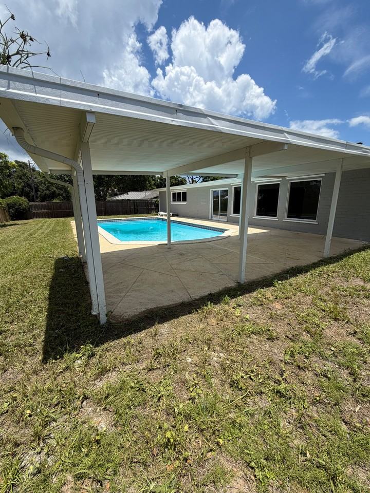 1822 Banyan Tree Dr #1 - Photo 4 of 41