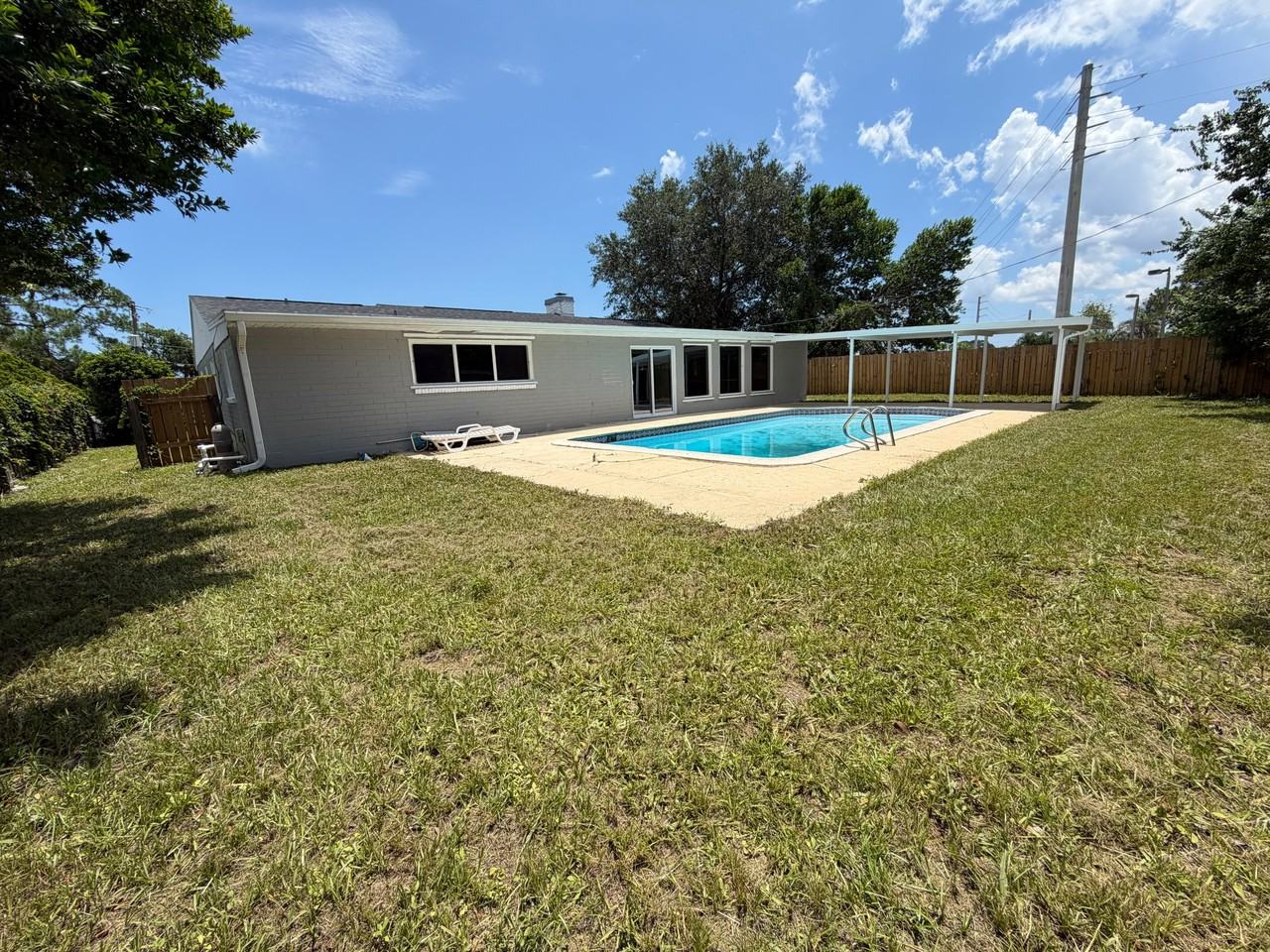 1822 Banyan Tree Dr #1 - Photo 5 of 41