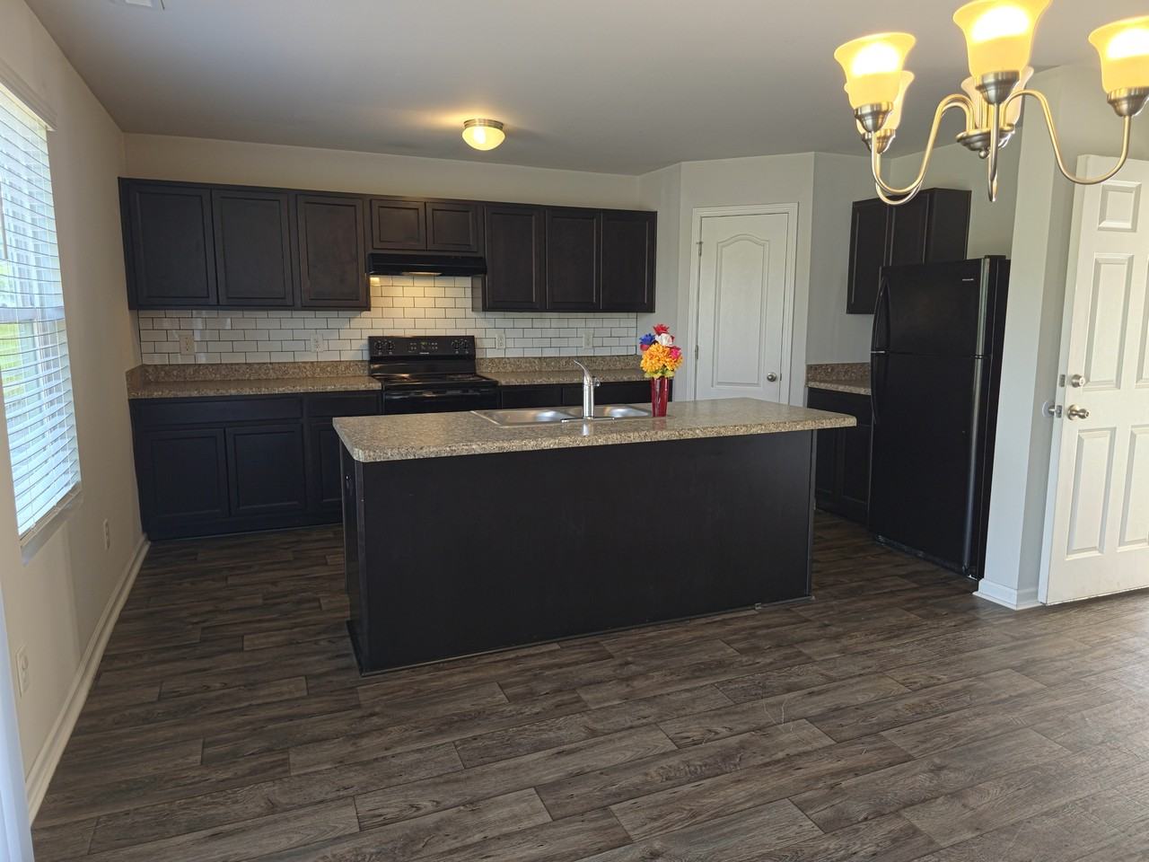 129 Maple Tree Ln #1 - Photo 6 of 33