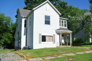 featured image of 121 S 8th St #2