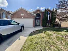 featured image of 4583 Helsinki Cres