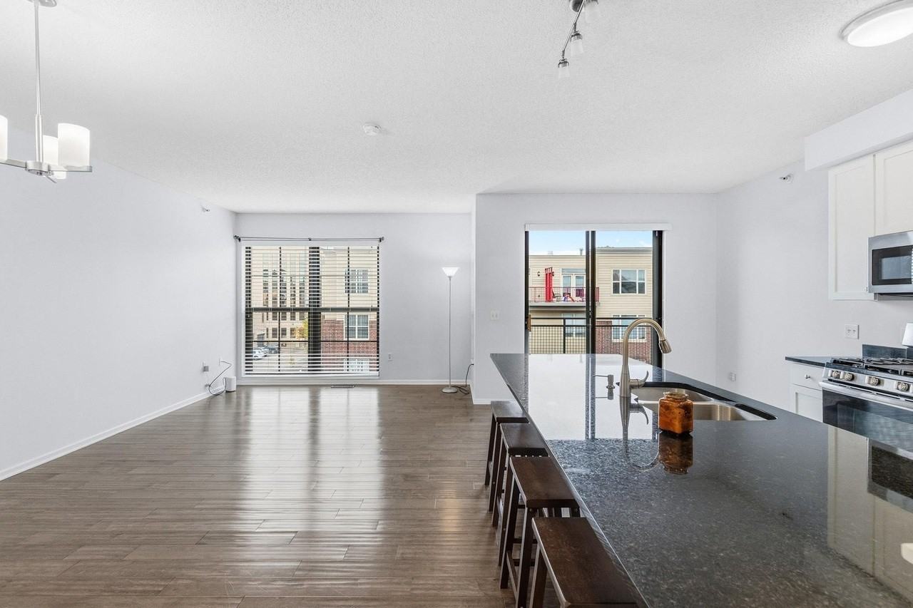 2566 Ellis Ave - Photo 3 of 18