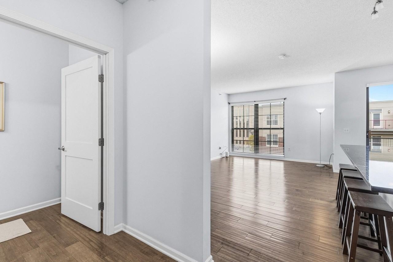 2566 Ellis Ave - Photo 4 of 18