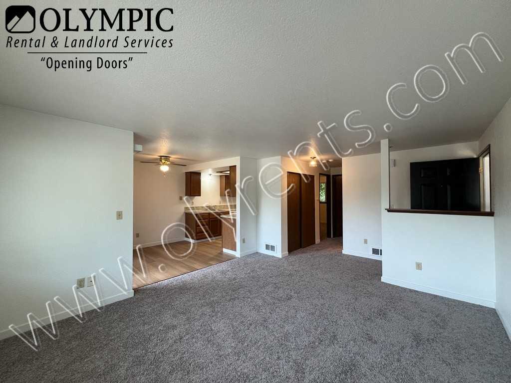 829 Israel Rd Sw - Photo 3 of 14