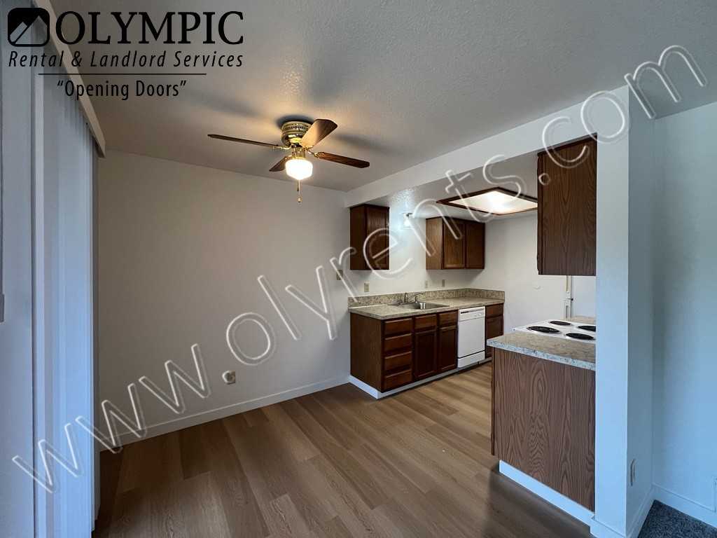 829 Israel Rd Sw - Photo 4 of 14