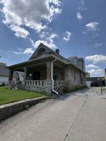 featured image of 4534 Summit St
